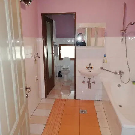 Apartma Emma ブレッド